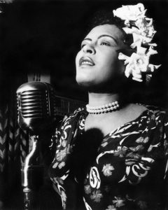GREAT MOMENT IN PEARL HISTORY: Billie Holiday Looks Stunning Singing in Pearls