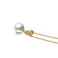 10-11mm Etelämeri Riipus in Monica Valkoinen